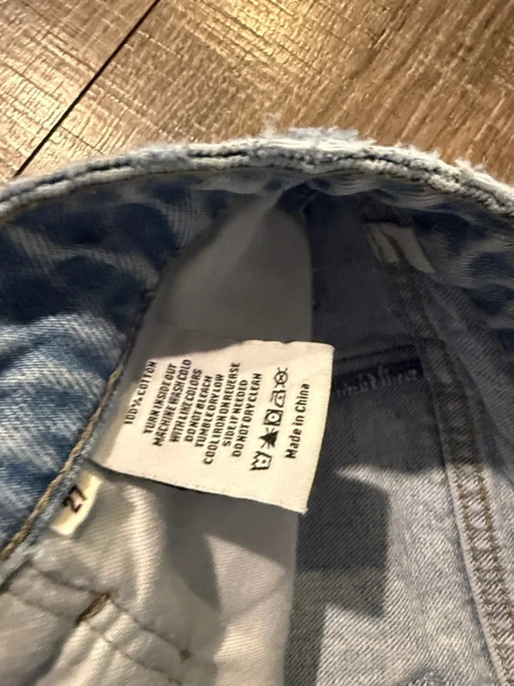 GRLFRND GRLFRND Naomi straight-leg cargo jeans in a light denim wash retail $250 - Picture 6 of 8